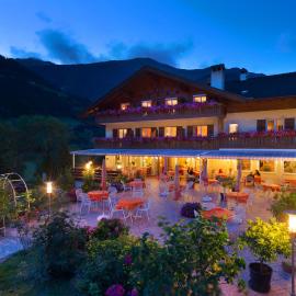 Hotel Klotz，位于圣莱奥纳尔多因帕西里亚的酒店