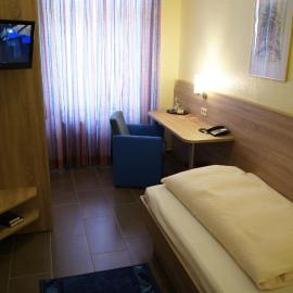 Hotel "Drei Rosen" OHG Regina & Hans - Peter Faßbinder，位于Worbis的酒店