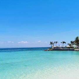 A sea view 3 bedroom beach vacation home，位于Camudmud的酒店