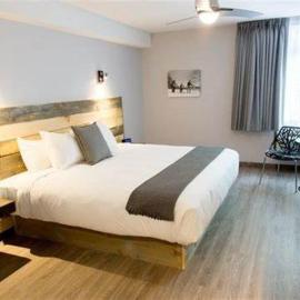 Hôtel Far Hills，位于Val-Morin的酒店