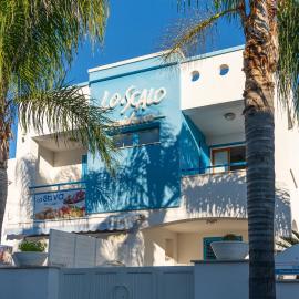 Lo Scalo bed and breakfast Marina di Novaglie，位于阿莱萨诺的酒店
