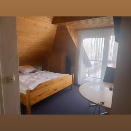 Hotel / Gaststätte Jonen‘s Eck，位于Niederzier的酒店