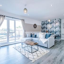 Formby Village Apartments By Greenstay Serviced Accommodation - Perfect For SHORT & LONG STAYS - Couples, Friends, Families & Business Travellers All Welcome - Dog Friendly - 7，位于弗姆比的酒店