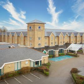 DoubleTree by Hilton London Elstree,位于博勒姆伍德的酒店