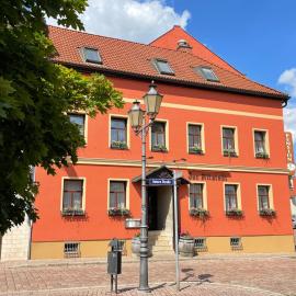 "Zur Altstadt - Am Fuße der Osterburg" Gaststätte, Pension, FEWO，位于Weida的酒店