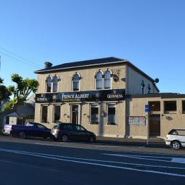 The Prince Albert Backpackers & Bar，位于纳尔逊的酒店