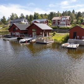 Seaside Cottage House nr 1, Saltvik Hudiksvall，位于胡迪克斯瓦尔的酒店