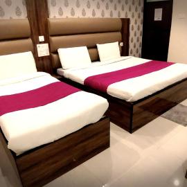 City Hotel，位于Prayagraj的酒店