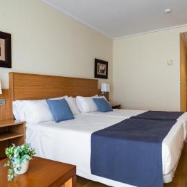 Hotel Villa San Juan，位于圣胡安·德·阿利坎特的酒店