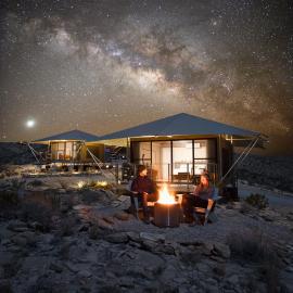 Camp Elena - Luxury Tents Minutes from Big Bend and Restaurants，位于特灵瓜的酒店