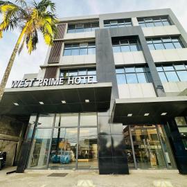 West Prime Hotel，位于卡尔巴约的酒店