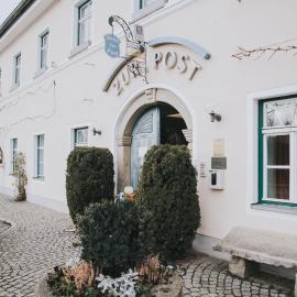 Hotel Landgasthof Zur Post，位于Mengkofen的酒店