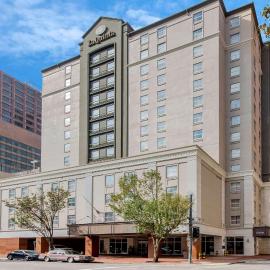 La Quinta Inn & Suites by Wyndham New Orleans Downtown，位于新奥尔良的酒店
