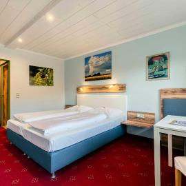 Landhotel GrünWies -Bonsai-Wellness Garni，位于洛贝格的酒店