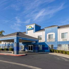 Days Inn by Wyndham Lathrop，位于莱思罗普的酒店