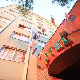 Hotel Ludmila，位于梅尔尼克的酒店