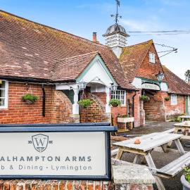 The Walhampton Arms，位于利明顿的酒店