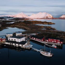 Solsiden Brygge Rorbuer，位于巴尔斯塔的酒店