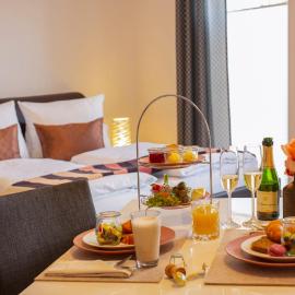 Hotel & Boarding House Schlosserwirt，位于Mering的酒店