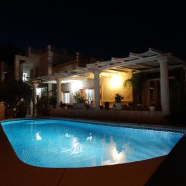 Hostal La Paloma I，位于卡尔佩的酒店