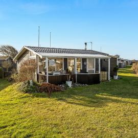 1 Bedroom Lovely Home In Løgstør，位于Løgstør的酒店