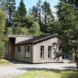Ballyhoura Mountain Lodges，位于Ballyorgan的酒店