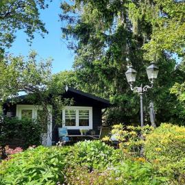 GUESTHOUSE vakantiehuis in een mooie tuin in het centrum van Zuidlaren!