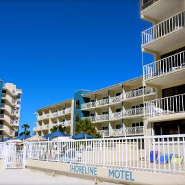 Shoreline Island Resort - Exclusively Adult，位于圣徒皮特海滩的酒店