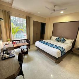 Hotel Pinaka Inn,位于勒克瑙的酒店