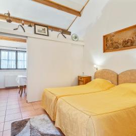 Elckerlyck Inn Hotel，位于Rollegem的酒店