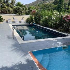 Maison 9 couchages avec piscine et jardin au calme，位于Barbaggio的酒店