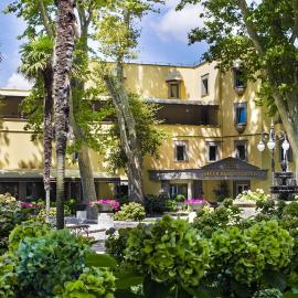 Hotel Royal，位于博尔塞纳的酒店