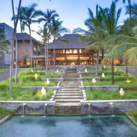 Courtyard by Marriott Bali Nusa Dua Resort，位于努沙杜瓦的酒店