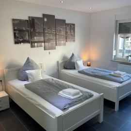 Appartment am Rosenplatz,24 Stunden Check in, Küche, kostenfreie Parkplätze，位于布里克托夫的酒店