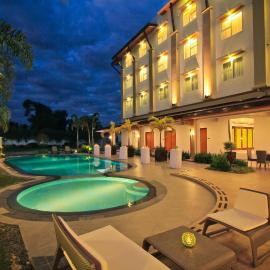 The Harvest Hotel Managed by HII，位于甲万那端的酒店