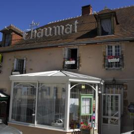 Hotel Chez Chaumat,位于Cérilly的酒店