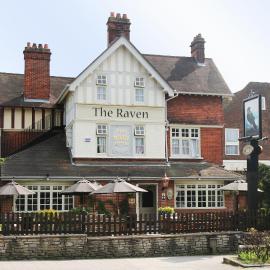 Raven Hotel by Greene King Inns，位于胡克的酒店