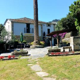 Corredoira，位于比韦罗的酒店