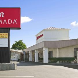 Ramada by Wyndham Torrance，位于托伦斯的酒店