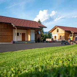 Chalets und Apartments Hauserhof Nassfeld，位于斯拉泽的酒店