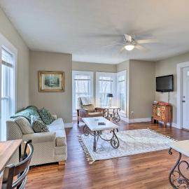 Lovely Finger Lakes Vacation Home Near Seneca Lake，位于Himrod的酒店
