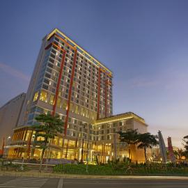 HARRIS Hotel & Conventions Bekasi，位于贝克西的酒店