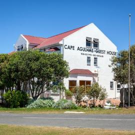 Cape Agulhas Guest House，位于阿古拉斯的酒店