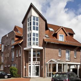 Hotel Am Braunen Hirsch，位于策勒的酒店