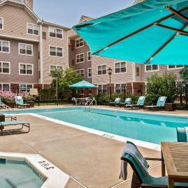Residence Inn Fairfax Merrifield，位于梅里菲尔德的酒店