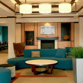 Fairfield Inn & Suites by Marriott Fairmont，位于费尔蒙特的酒店