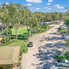 Torrumbarry Weir Holiday Park，位于Patho的酒店