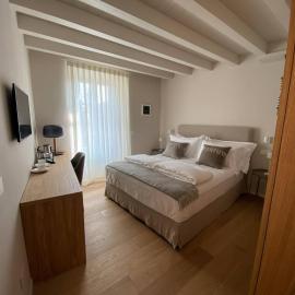 La Torre - Luxury Rooms - Belgirate，位于贝尔吉拉泰的酒店