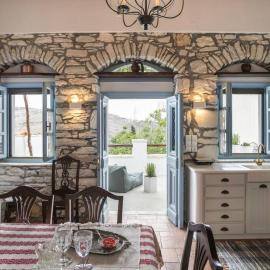 Traditional Inn Pirethron，位于Apeiranthos的酒店