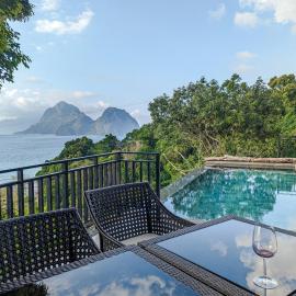 Perch El Nido's Seaview Villas overlooking Marimegmeg，位于爱妮岛的酒店